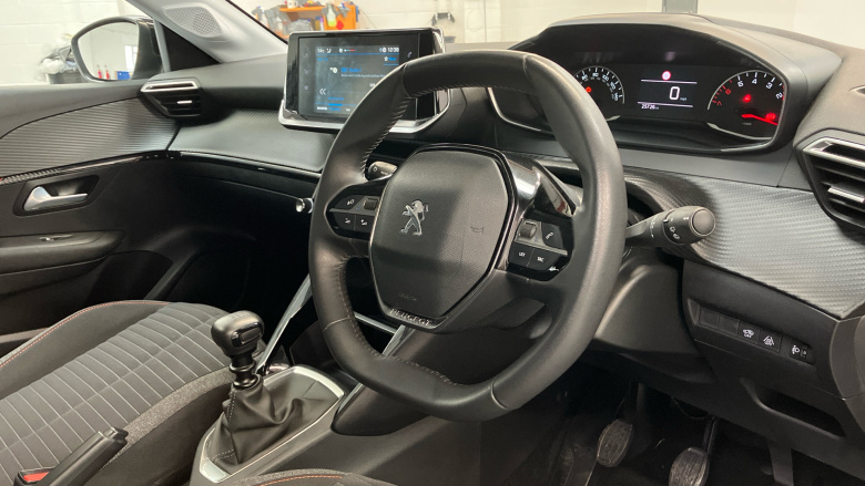 Peugeot 208 1.2 PureTech 100 Active Premium 5dr Petrol Hatchback